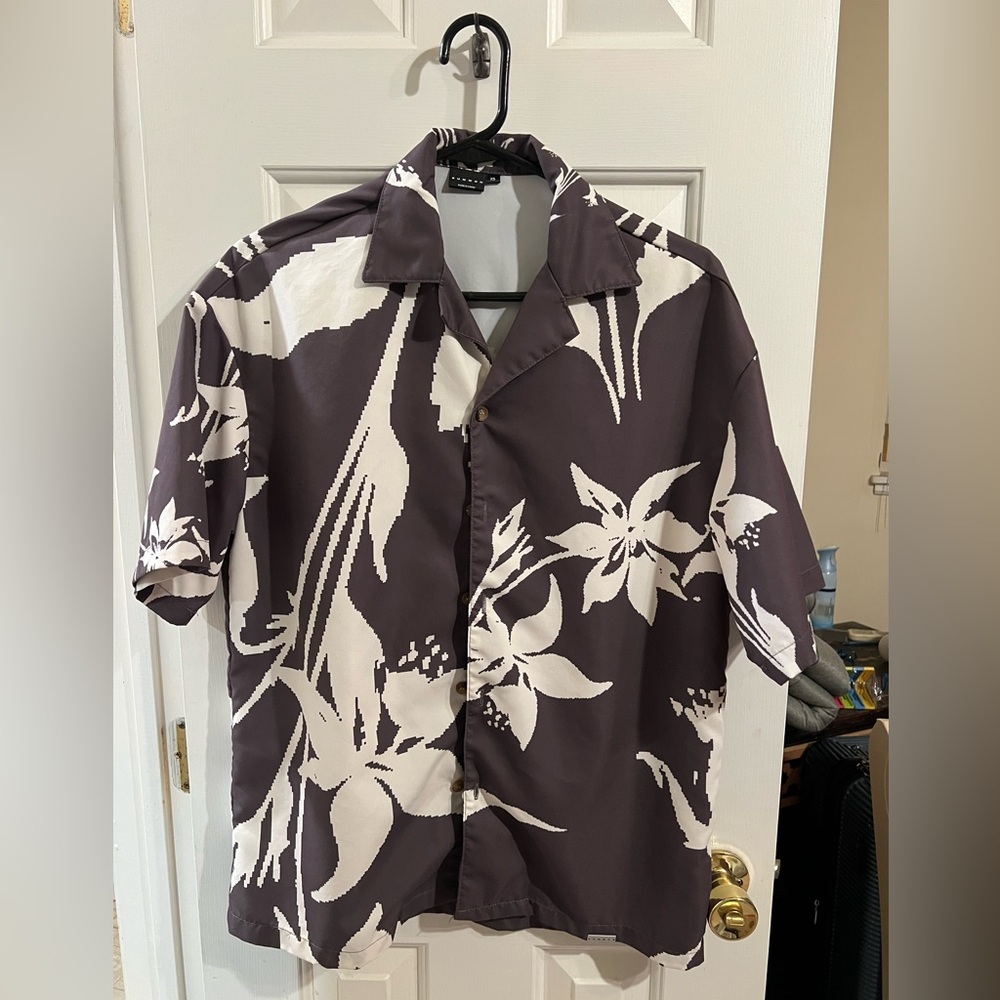 Men's Floral Button-Down Shirt in Black and White